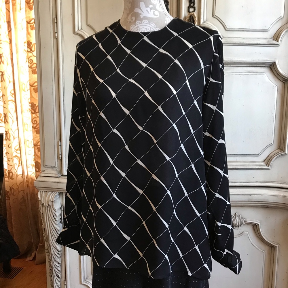 DONCASTER 💯% SILK TOP LUXE VINTAGE BRAND TIMELESS DESIGN LIKE NEW SIZE 4 SMALL